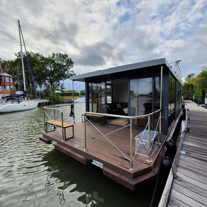 Modern, Brand New Houseboat Near Amsterdam 호텔 모니켄담 외부 사진