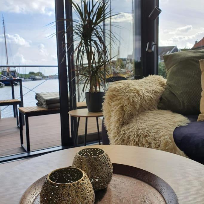 Modern, Brand New Houseboat Near Amsterdam 호텔 모니켄담 외부 사진